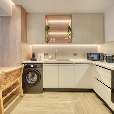 Lägenhet Aύra Living